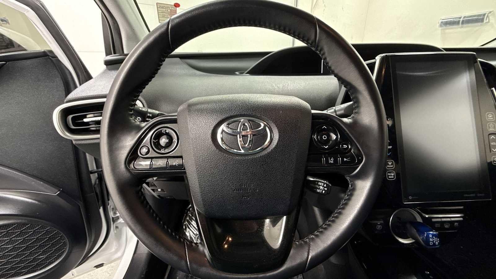 Thumbnail: 2021 Toyota Prius Prime - 16