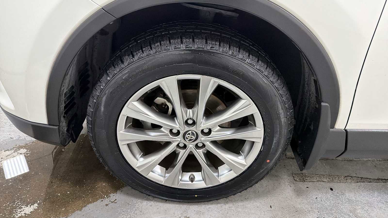 Thumbnail: 2017 Toyota RAV4 - 10