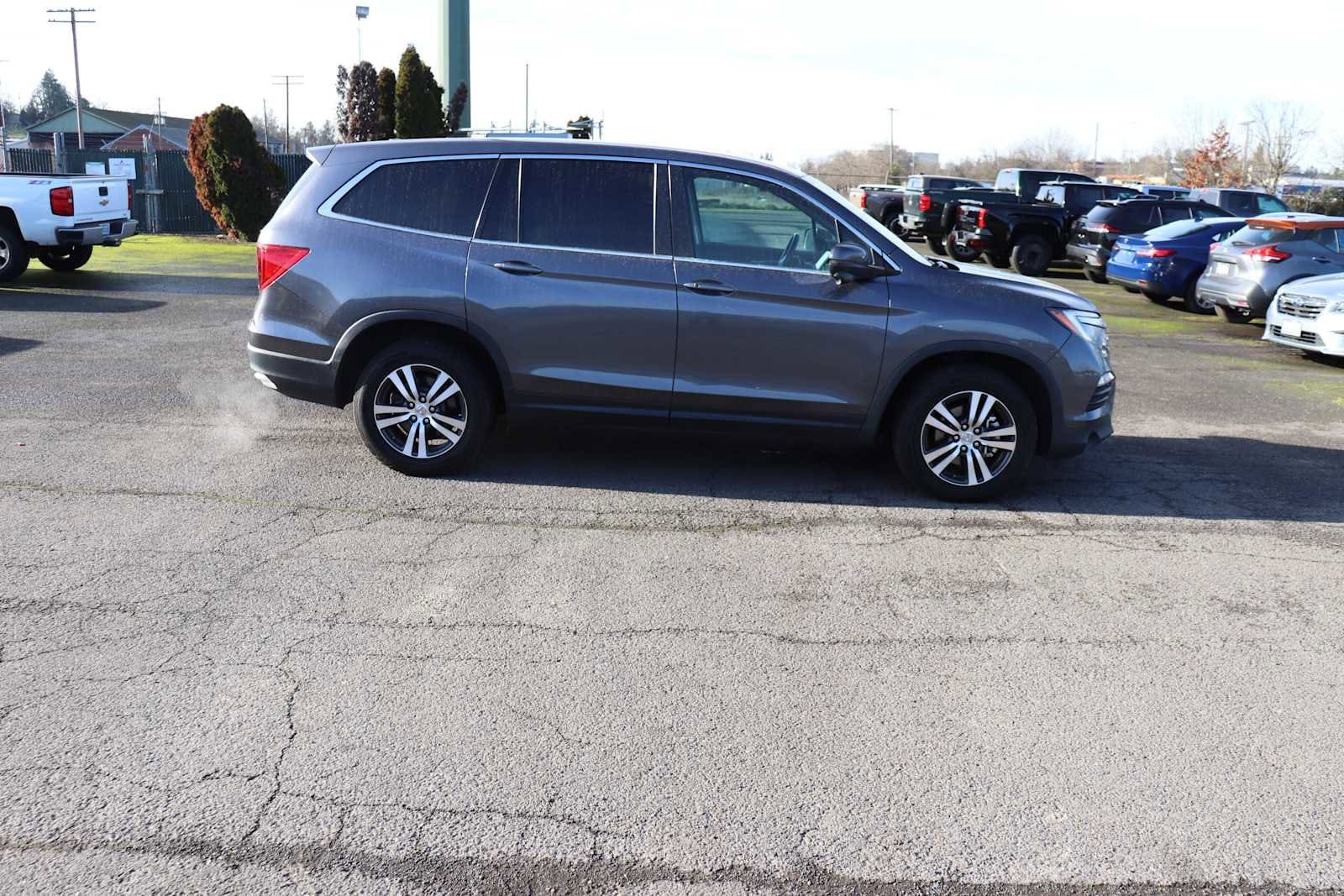 Thumbnail: 2018 Honda Pilot - 4