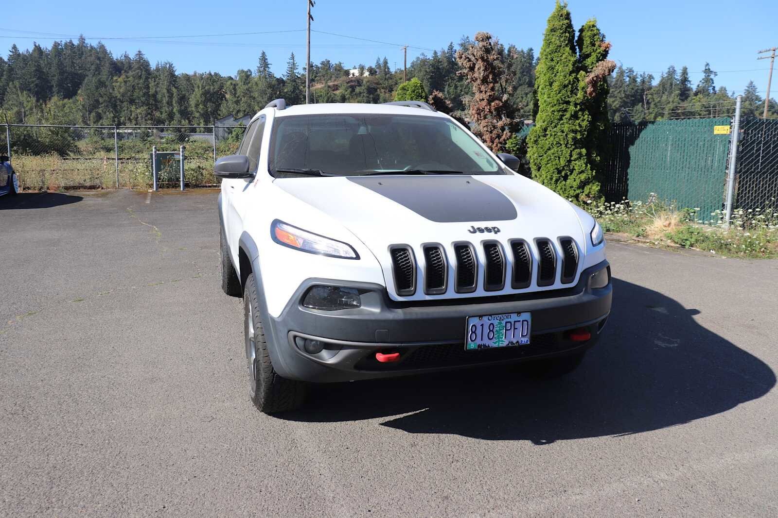 2018 Jeep Cherokee Trailhawk photo 2