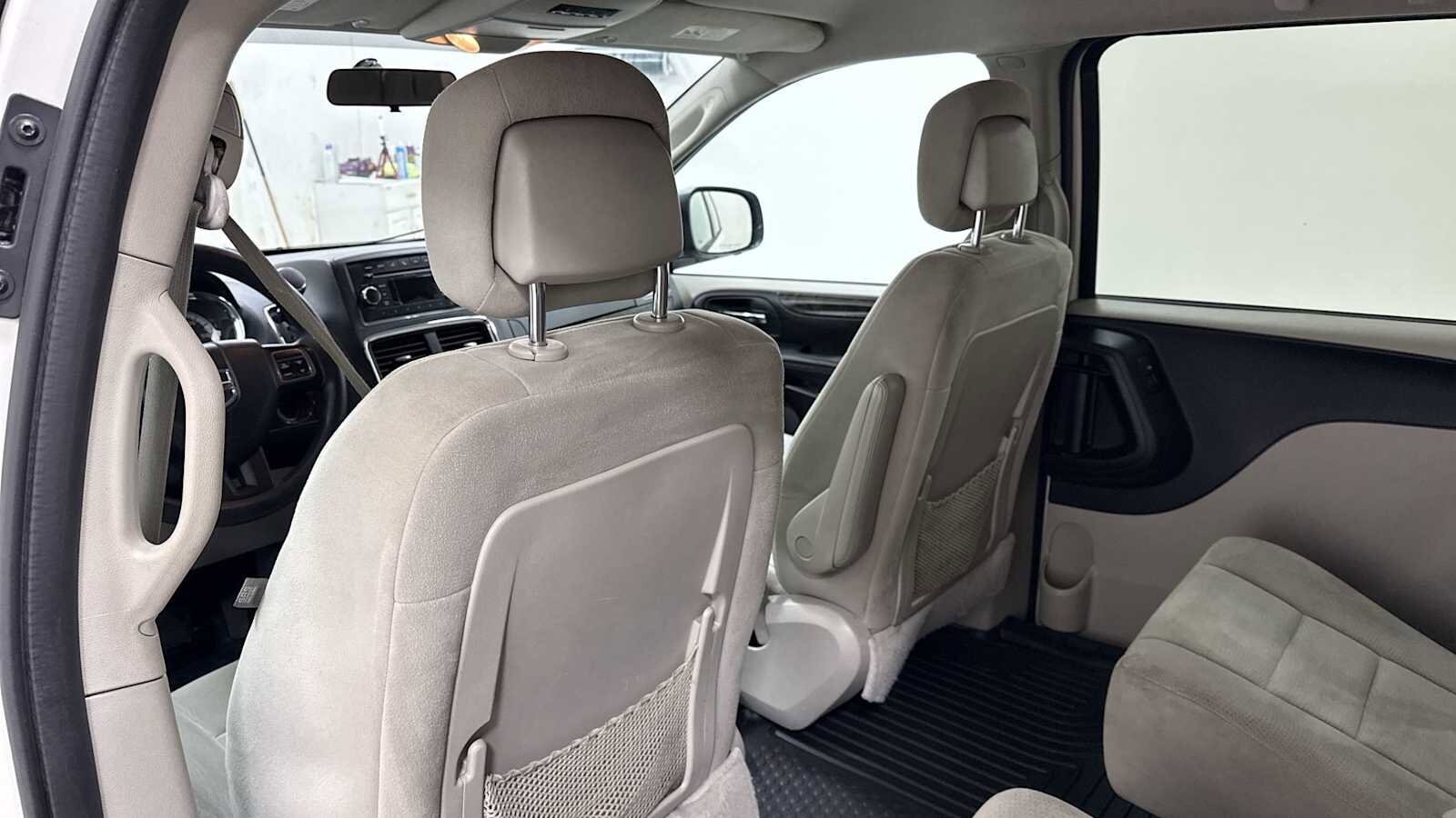 Thumbnail: 2011 Dodge Grand Caravan - 24