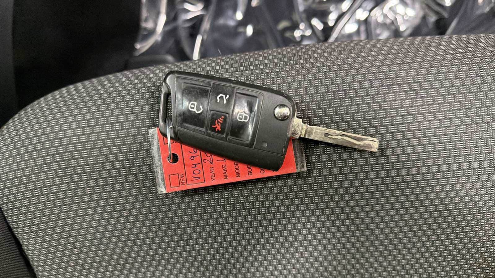 Thumbnail: 2021 Volkswagen Jetta - 29