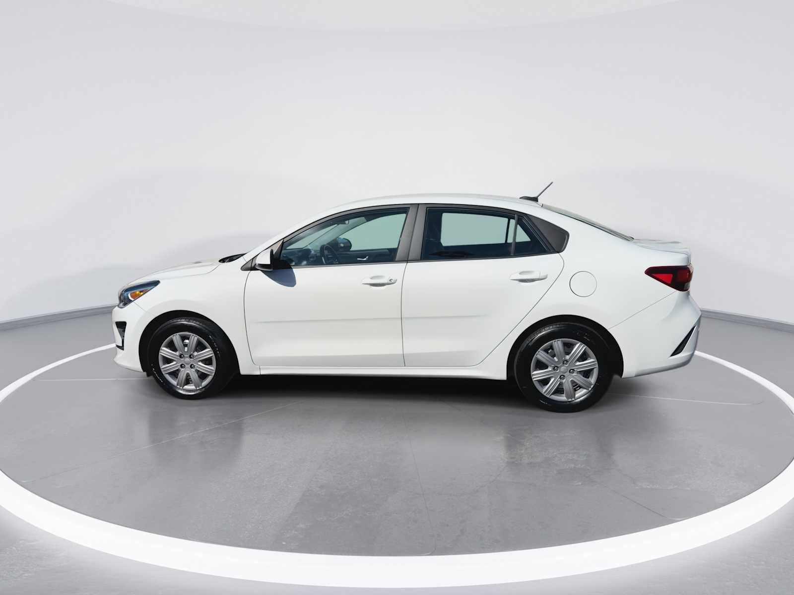 Thumbnail: 2022 Kia Rio - 5