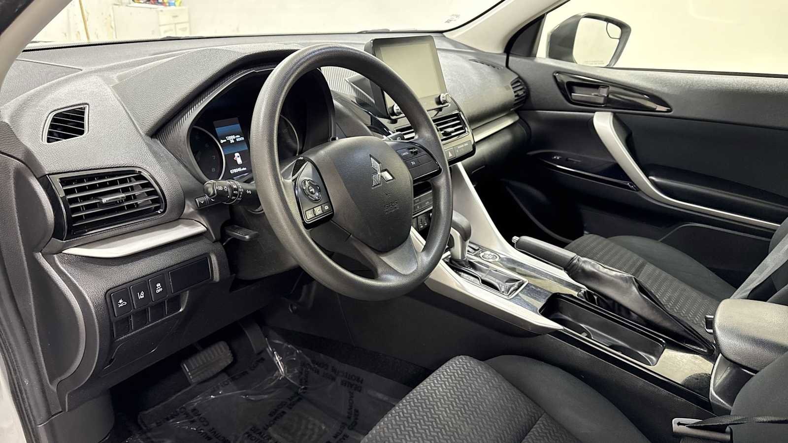 Thumbnail: 2023 Mitsubishi Eclipse Cross - 12