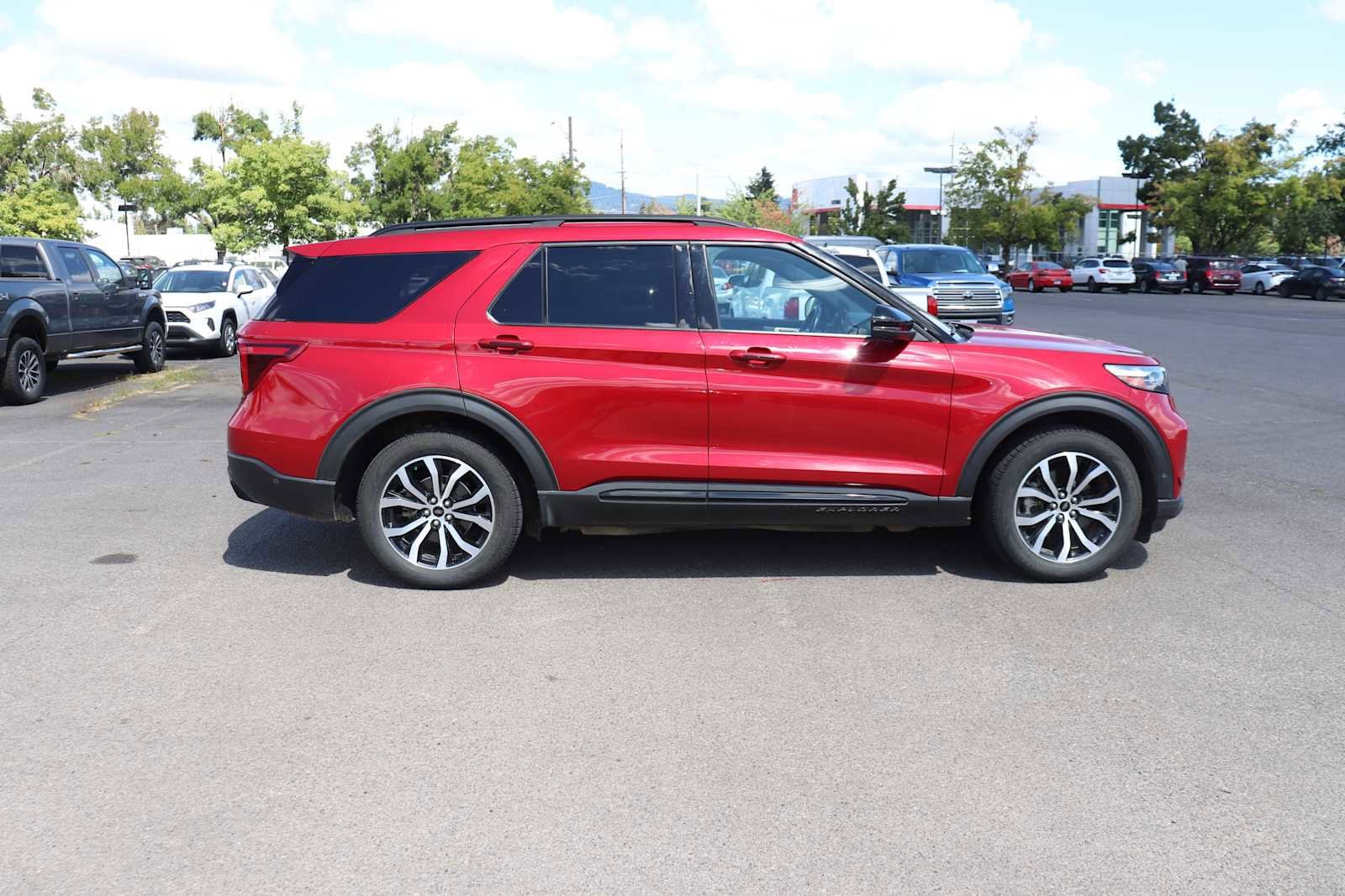 Thumbnail: 2021 Ford Explorer - 4