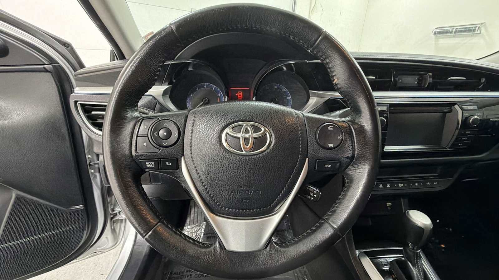 Thumbnail: 2016 Toyota Corolla - 16