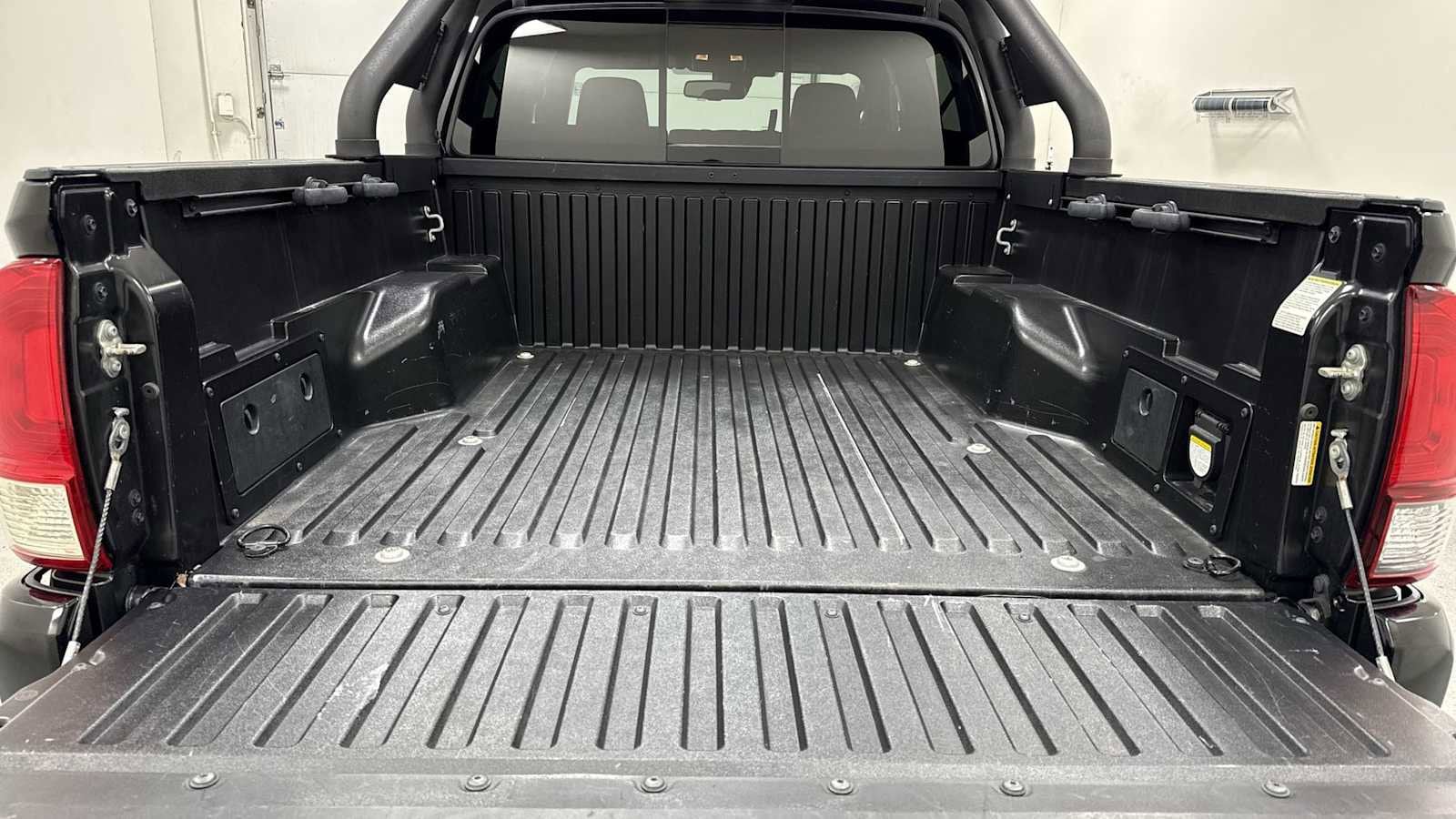 Thumbnail: 2018 Toyota Tacoma - 28