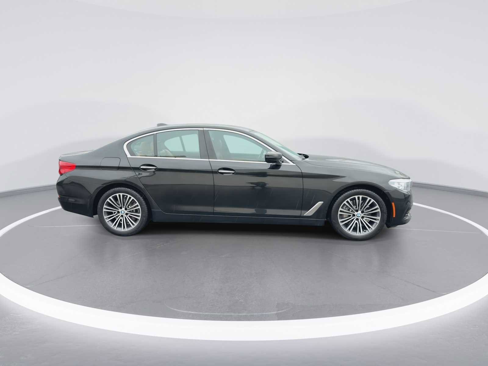 Thumbnail: 2018 BMW 5 Series - 9