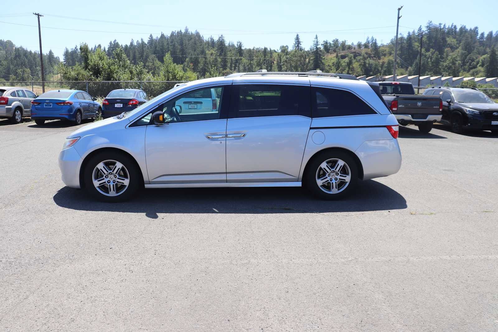 Thumbnail: 2013 Honda Odyssey - 8