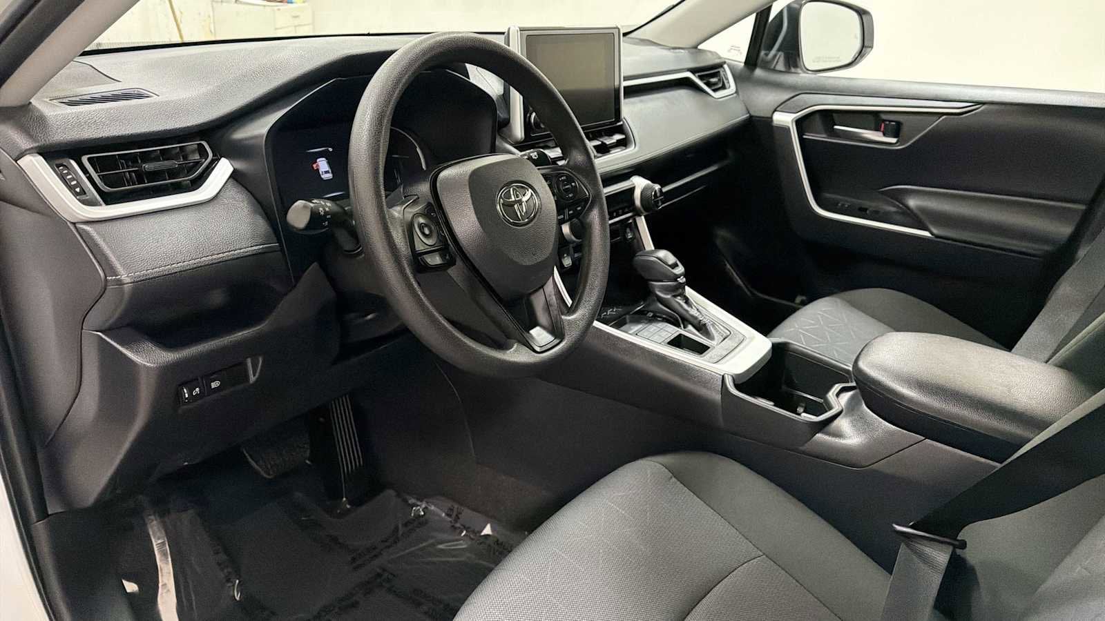 Thumbnail: 2025 Toyota RAV4 - 12