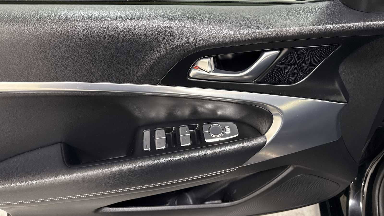 Thumbnail: 2022 Genesis G70 - 15