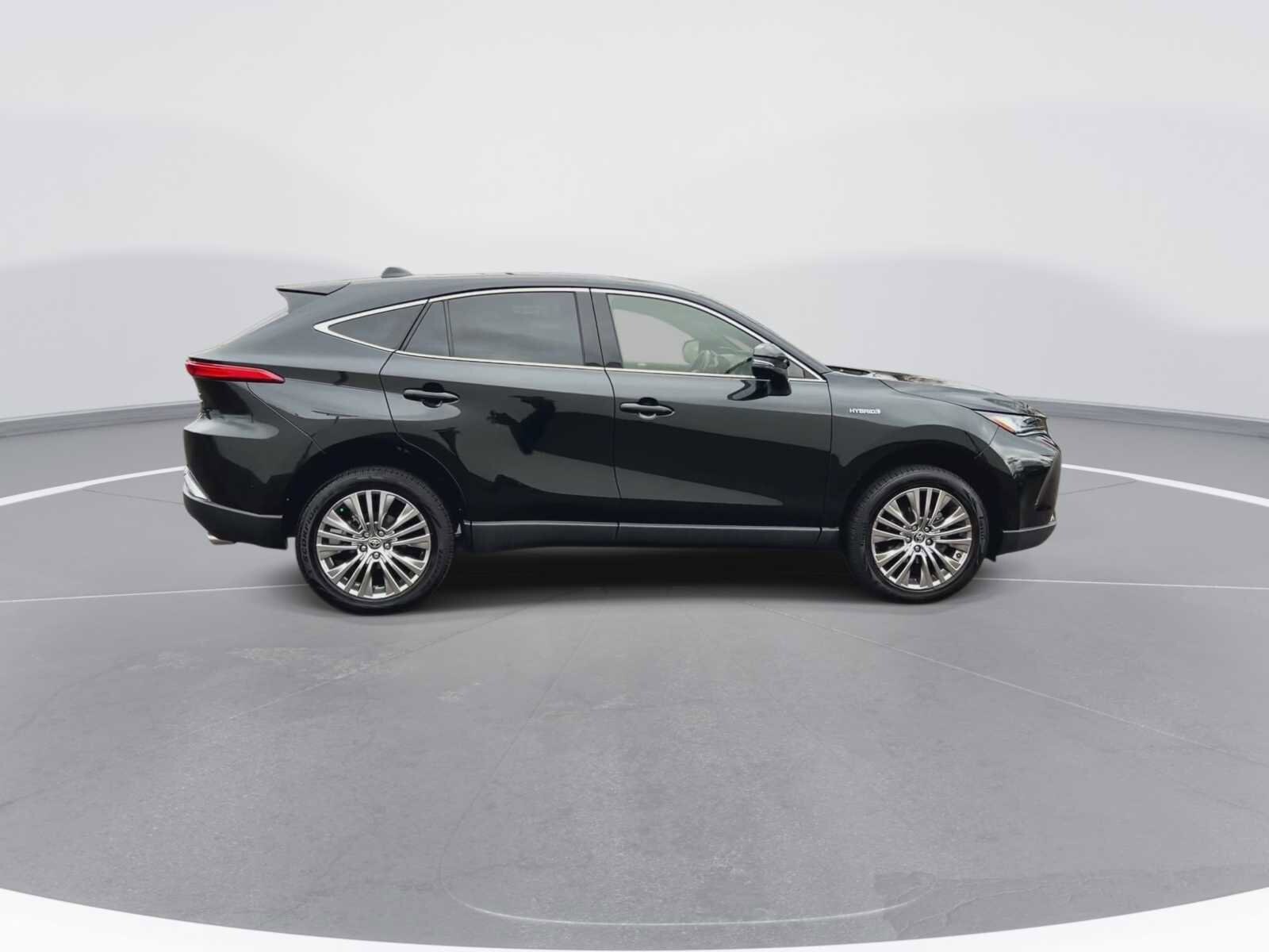 Thumbnail: 2021 Toyota Venza - 9