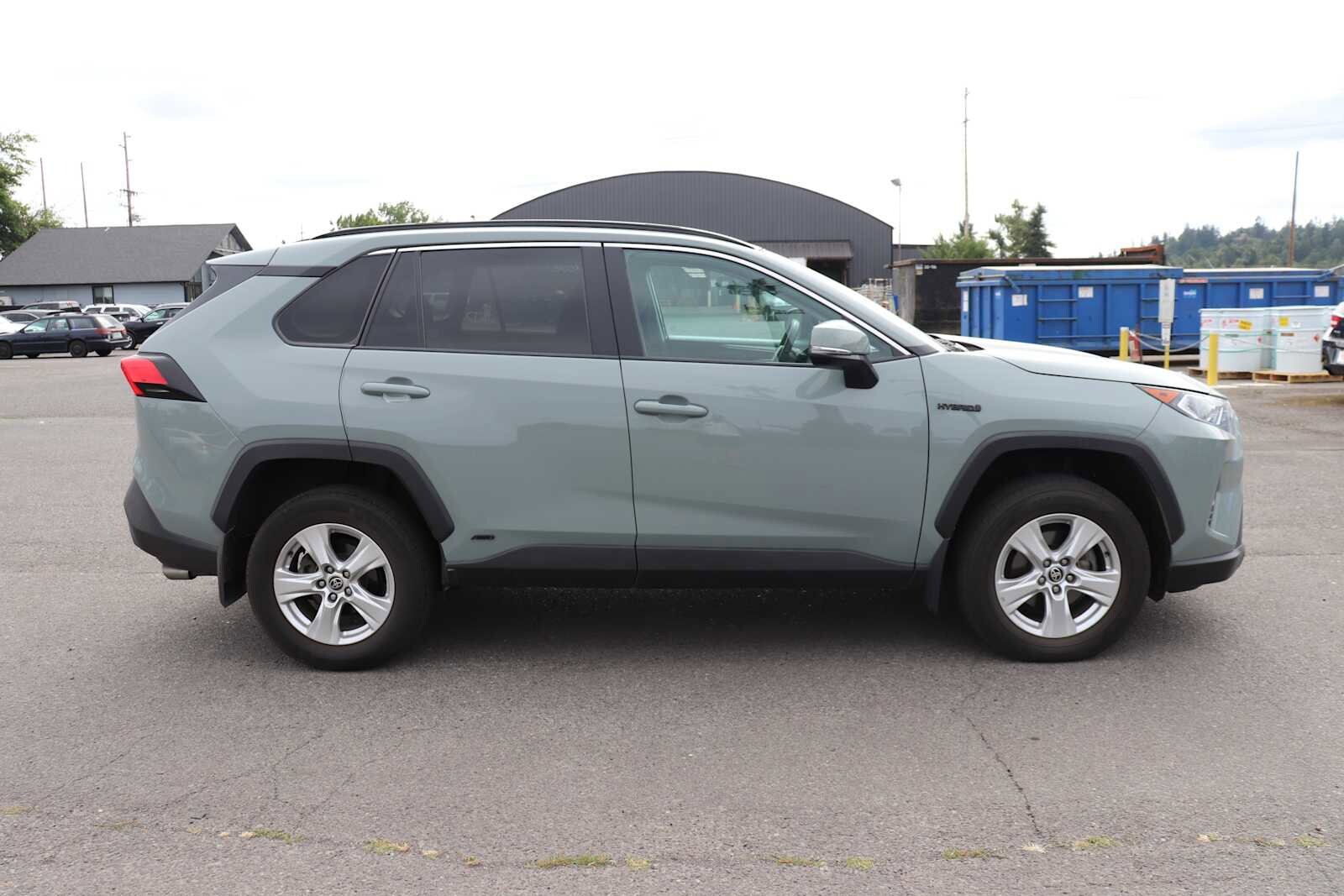 Thumbnail: 2020 Toyota RAV4 - 4
