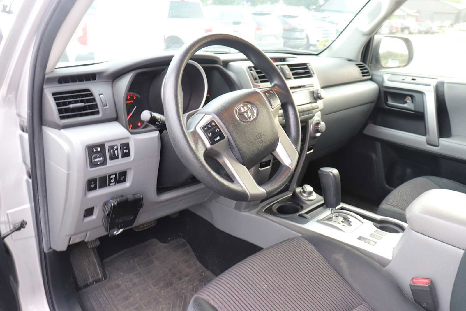 Thumbnail: 2013 Toyota 4Runner - 10