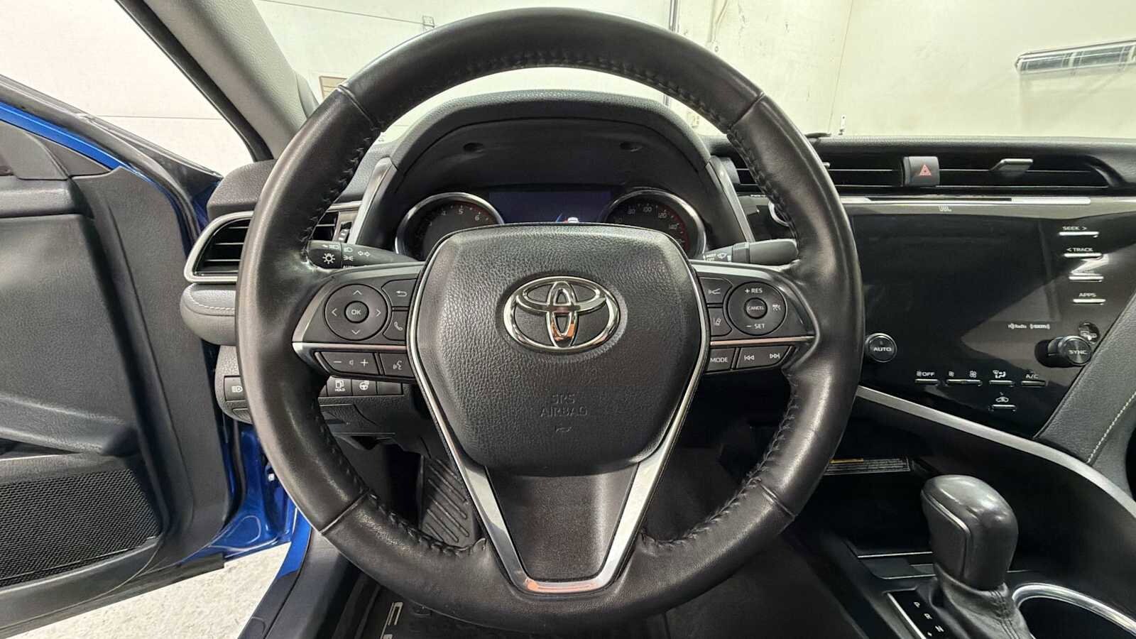 Thumbnail: 2020 Toyota Camry - 16