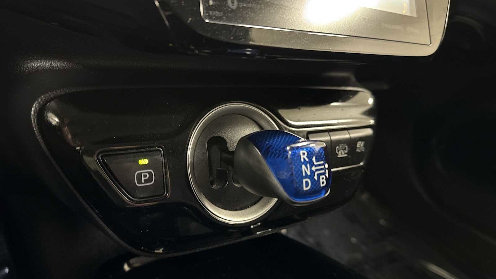 Thumbnail: 2021 Toyota Prius Prime - 22