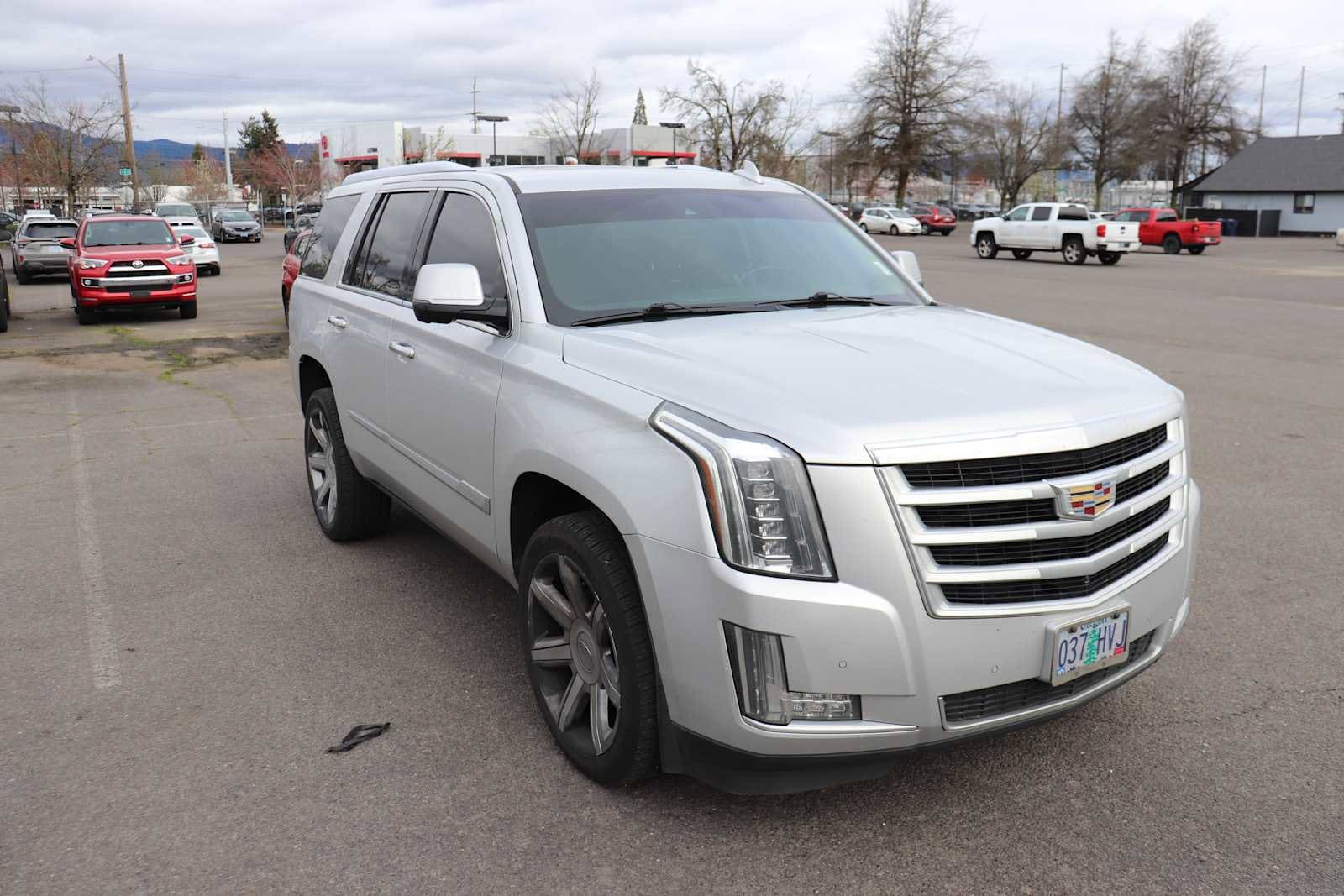 Thumbnail: 2016 Cadillac Escalade - 3