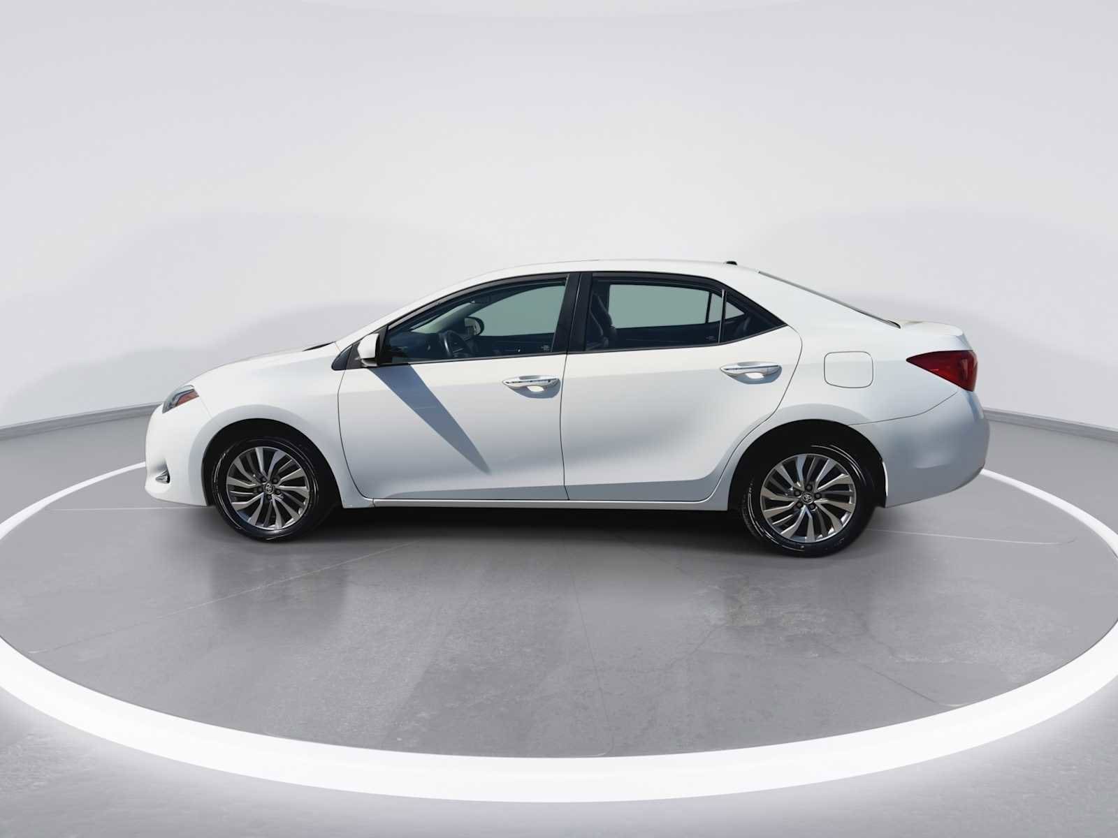 Thumbnail: 2018 Toyota Corolla - 5