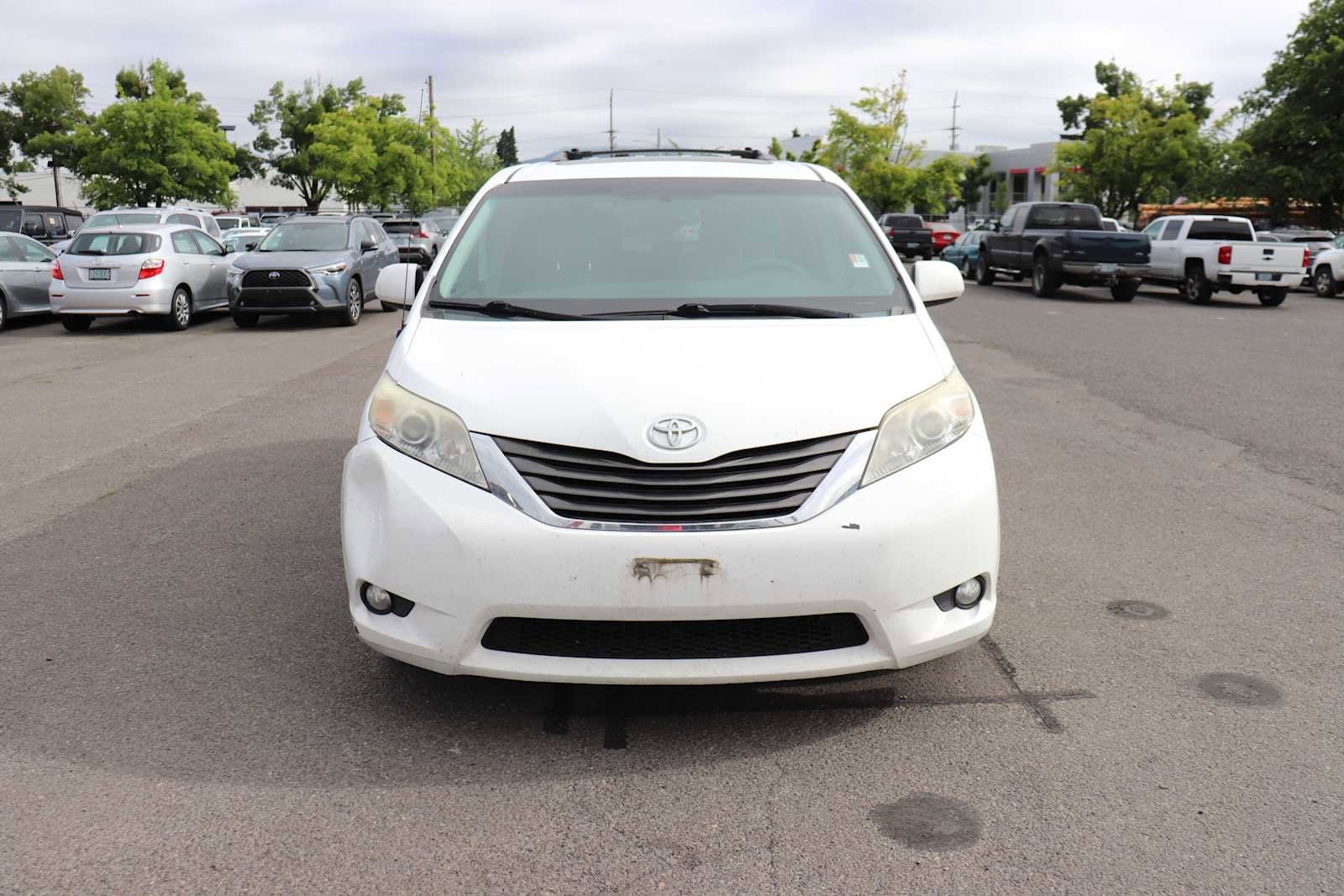 Thumbnail: 2011 Toyota Sienna - 2