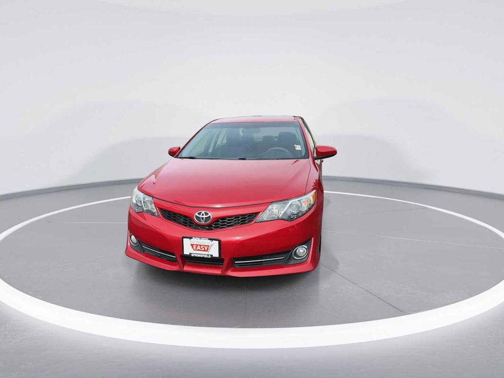 Used 2014 Toyota Camry SE Sedan