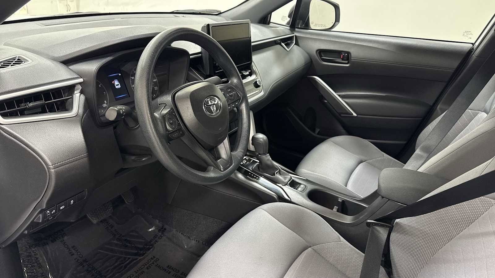 Thumbnail: 2025 Toyota Corolla Cross - 12