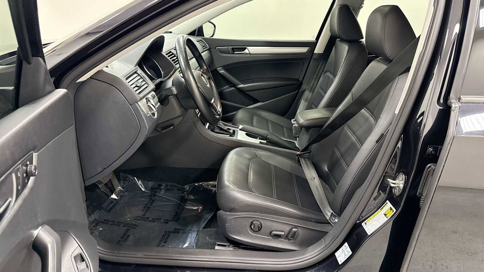 Thumbnail: 2019 Volkswagen Passat - 13