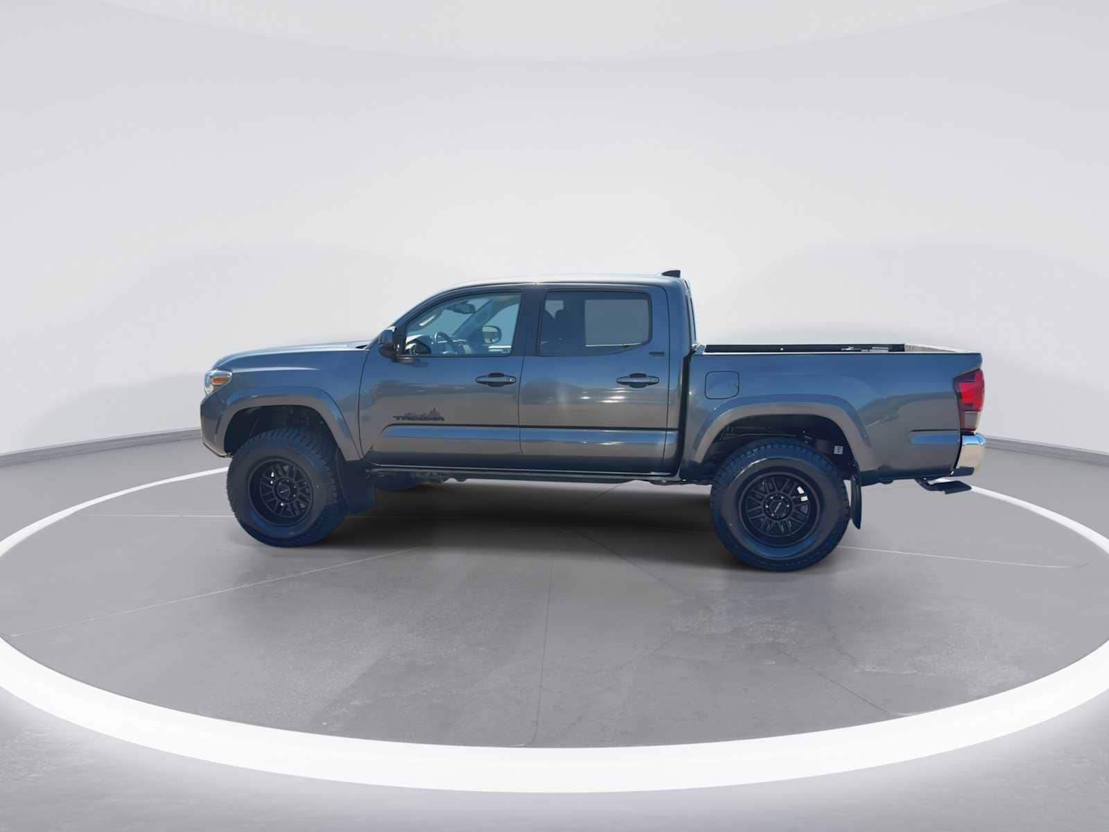 Thumbnail: 2021 Toyota Tacoma - 5