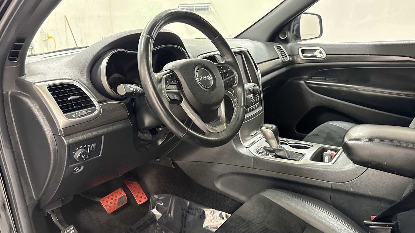 Thumbnail: 2018 Jeep Grand Cherokee - 12