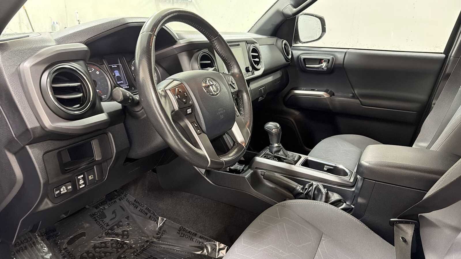 Thumbnail: 2019 Toyota Tacoma - 12