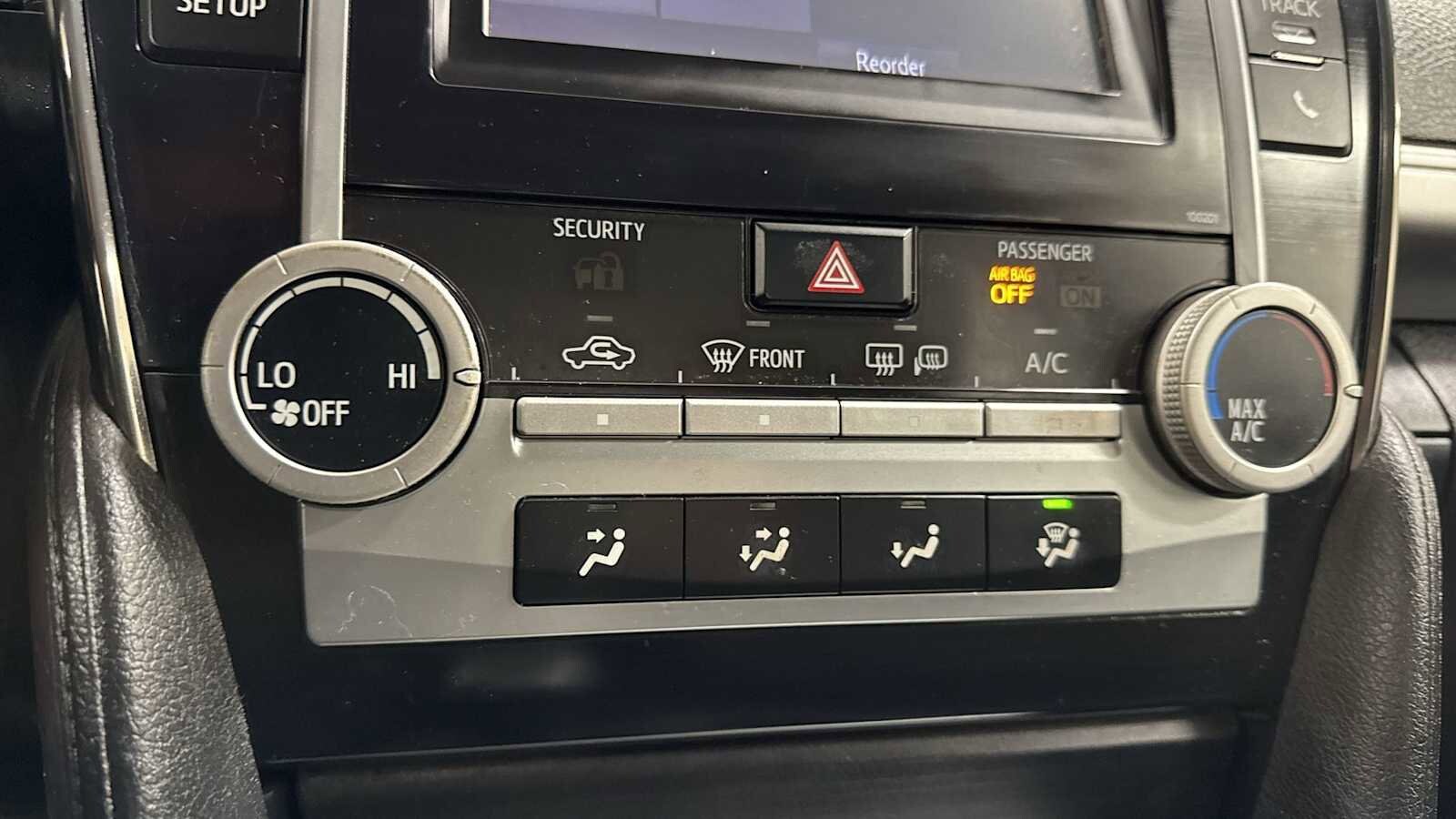 Thumbnail: 2014 Toyota Camry - 20
