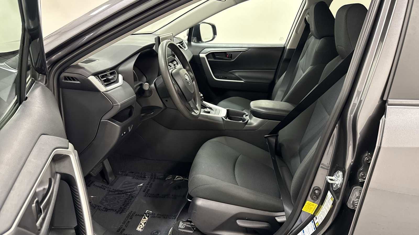 Thumbnail: 2021 Toyota RAV4 - 13