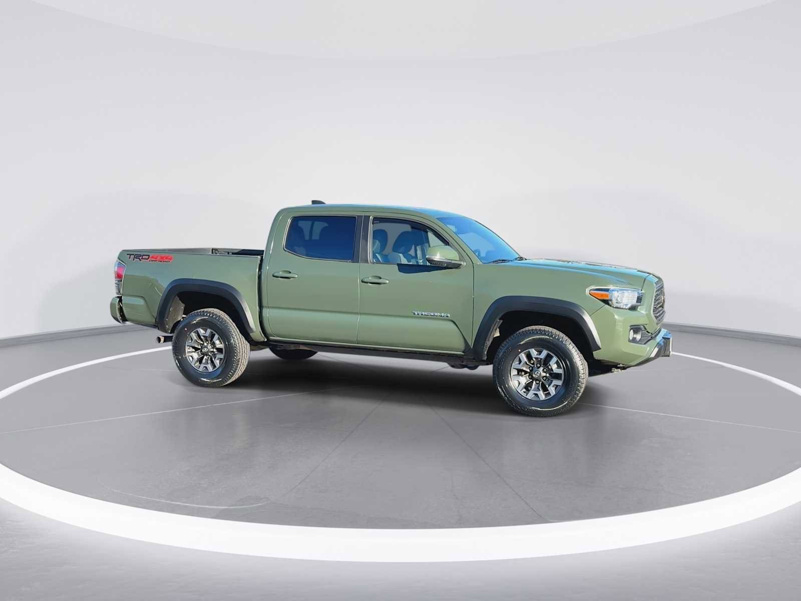Thumbnail: 2022 Toyota Tacoma - 9