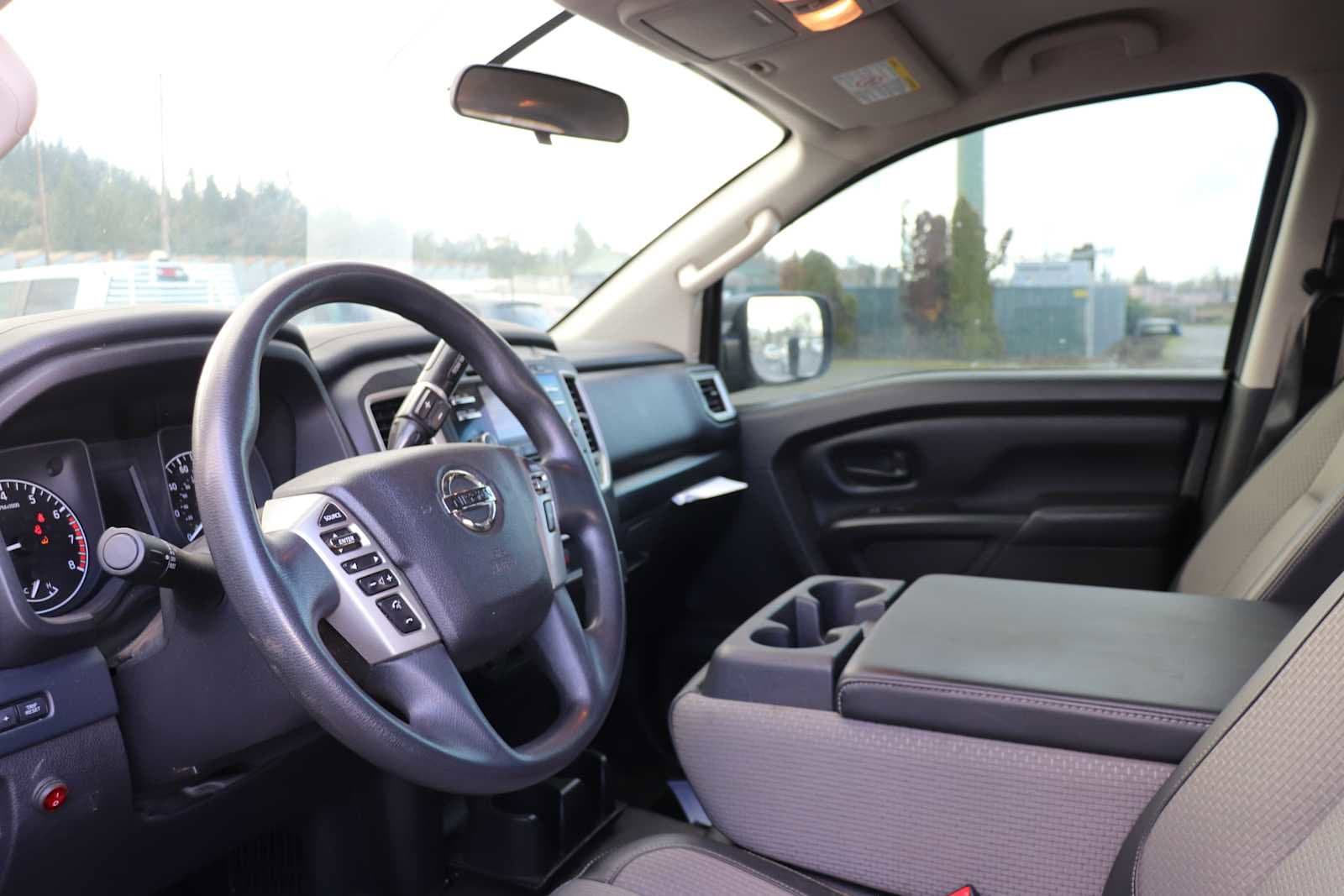 Thumbnail: 2018 Nissan Titan - 10