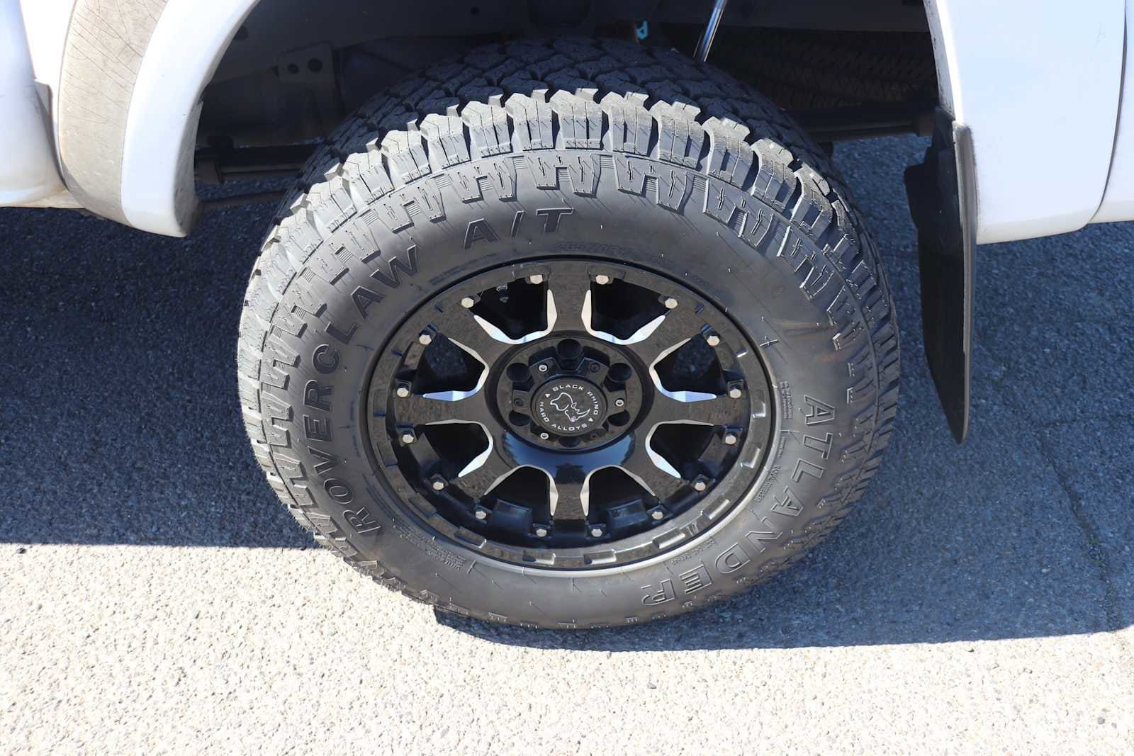 Thumbnail: 2013 Toyota Tacoma - 9