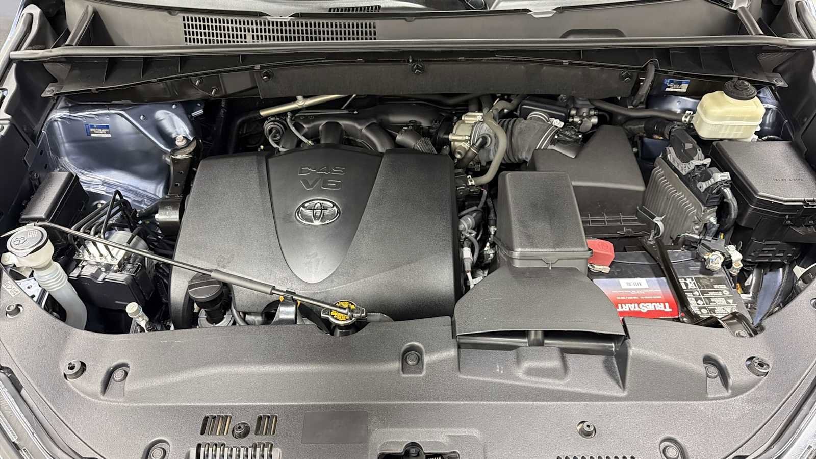 Thumbnail: 2017 Toyota Highlander - 32