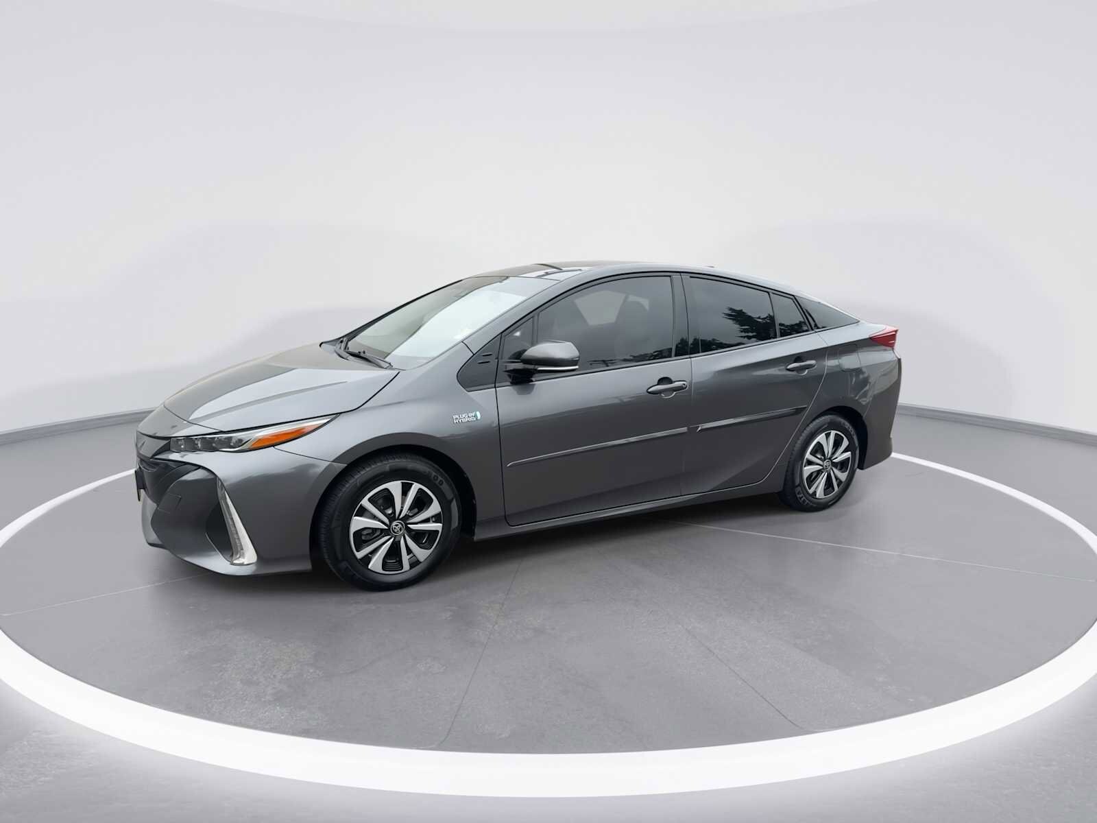2018 Toyota Prius Prime Plus photo 4