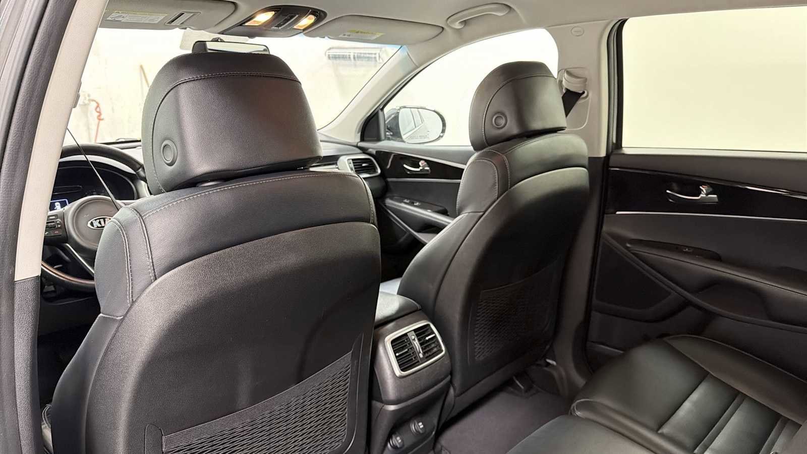 Thumbnail: 2017 Kia Sorento - 24