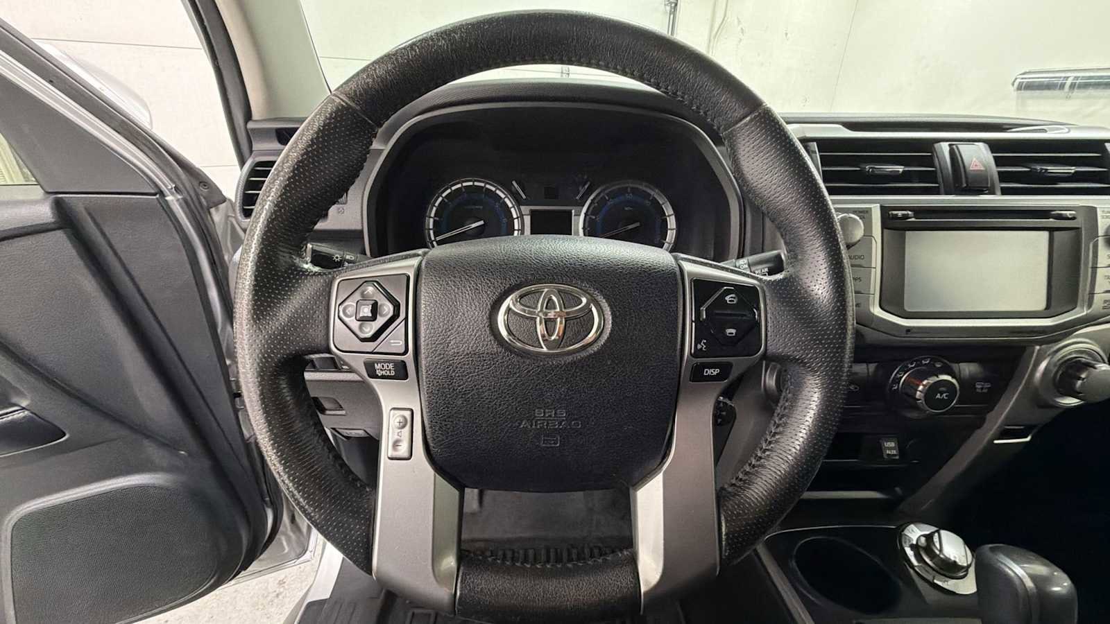 Thumbnail: 2016 Toyota 4Runner - 16