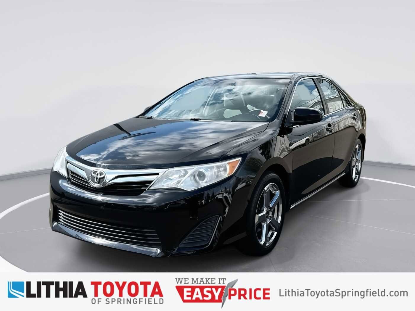 2014 Toyota Camry LE Hero Image