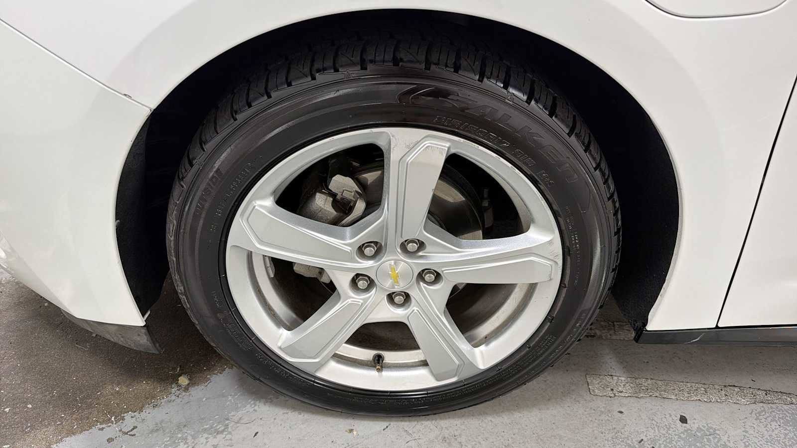 Thumbnail: 2018 Chevrolet Volt - 10