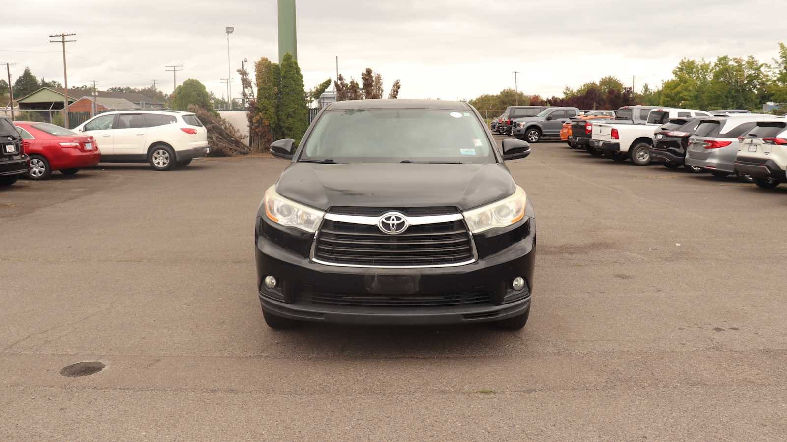 Used 2014 Toyota Highlander LE Plus with VIN 5TDZKRFH4ES009971 for sale in Springfield, OR