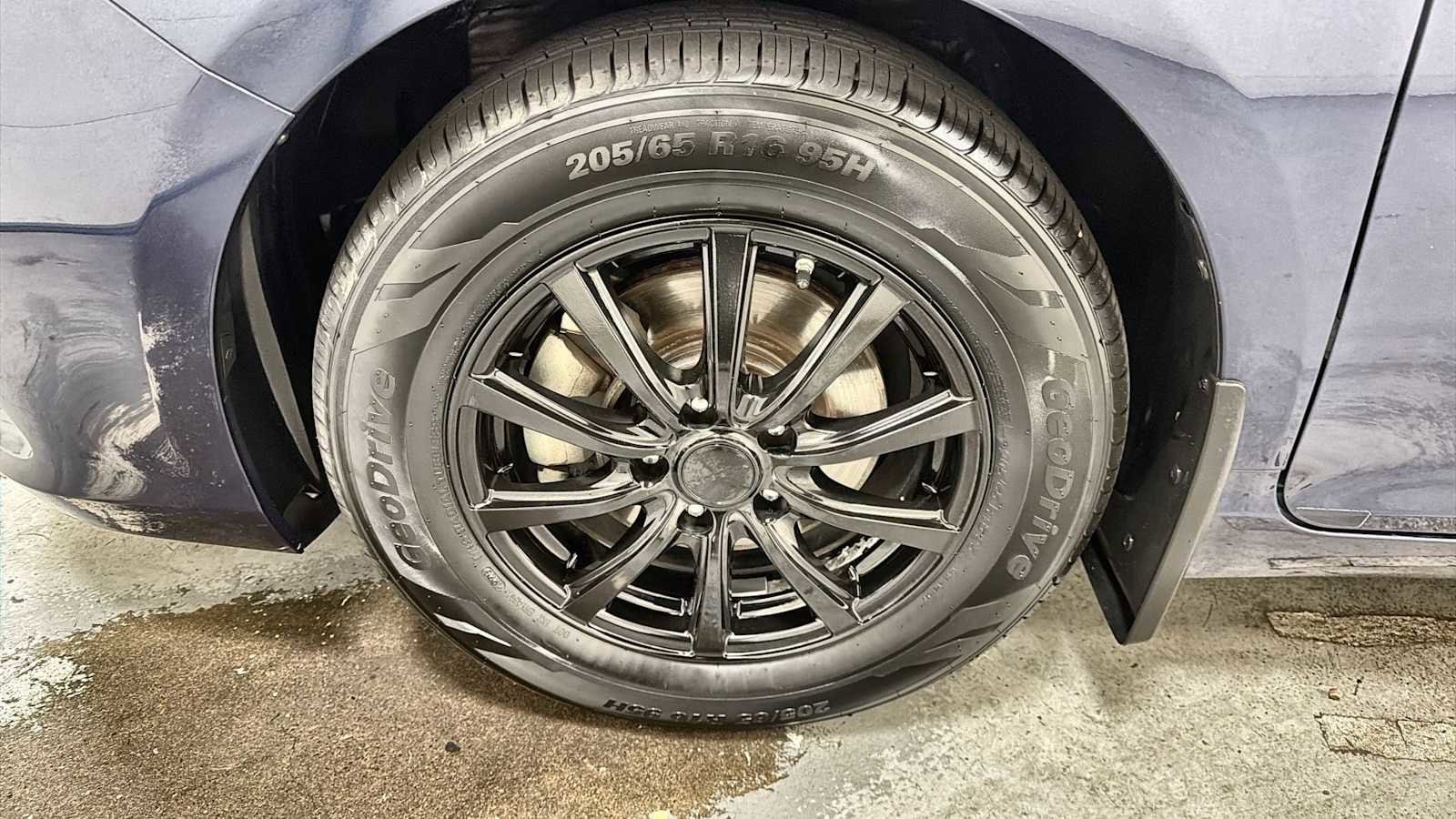 Thumbnail: 2015 Toyota Camry - 10