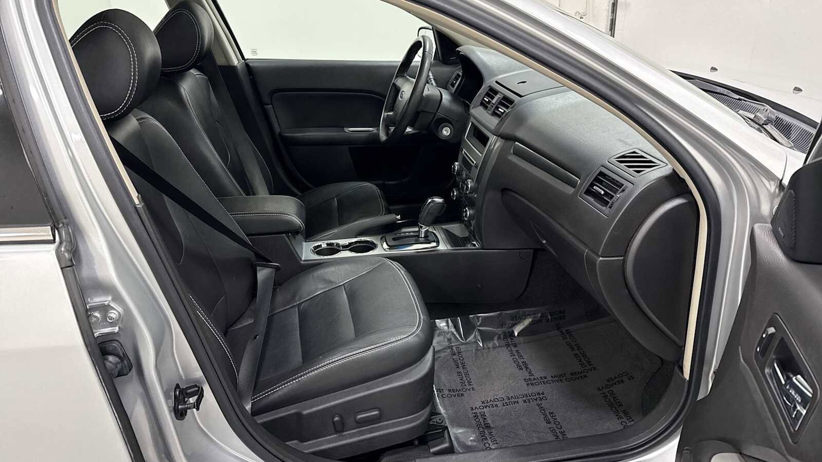 Thumbnail: 2011 Ford Fusion - 28