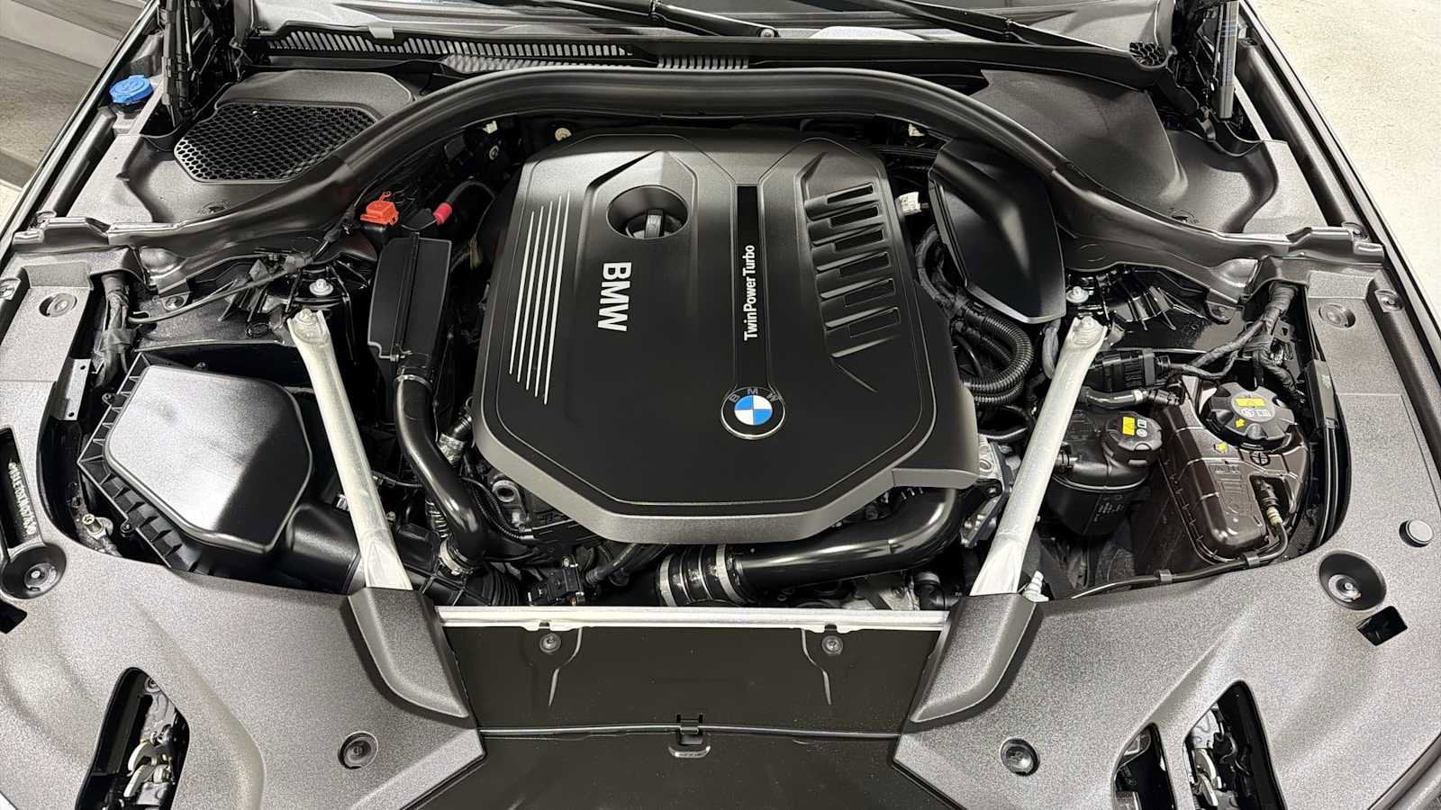 Thumbnail: 2018 BMW 5 Series - 31