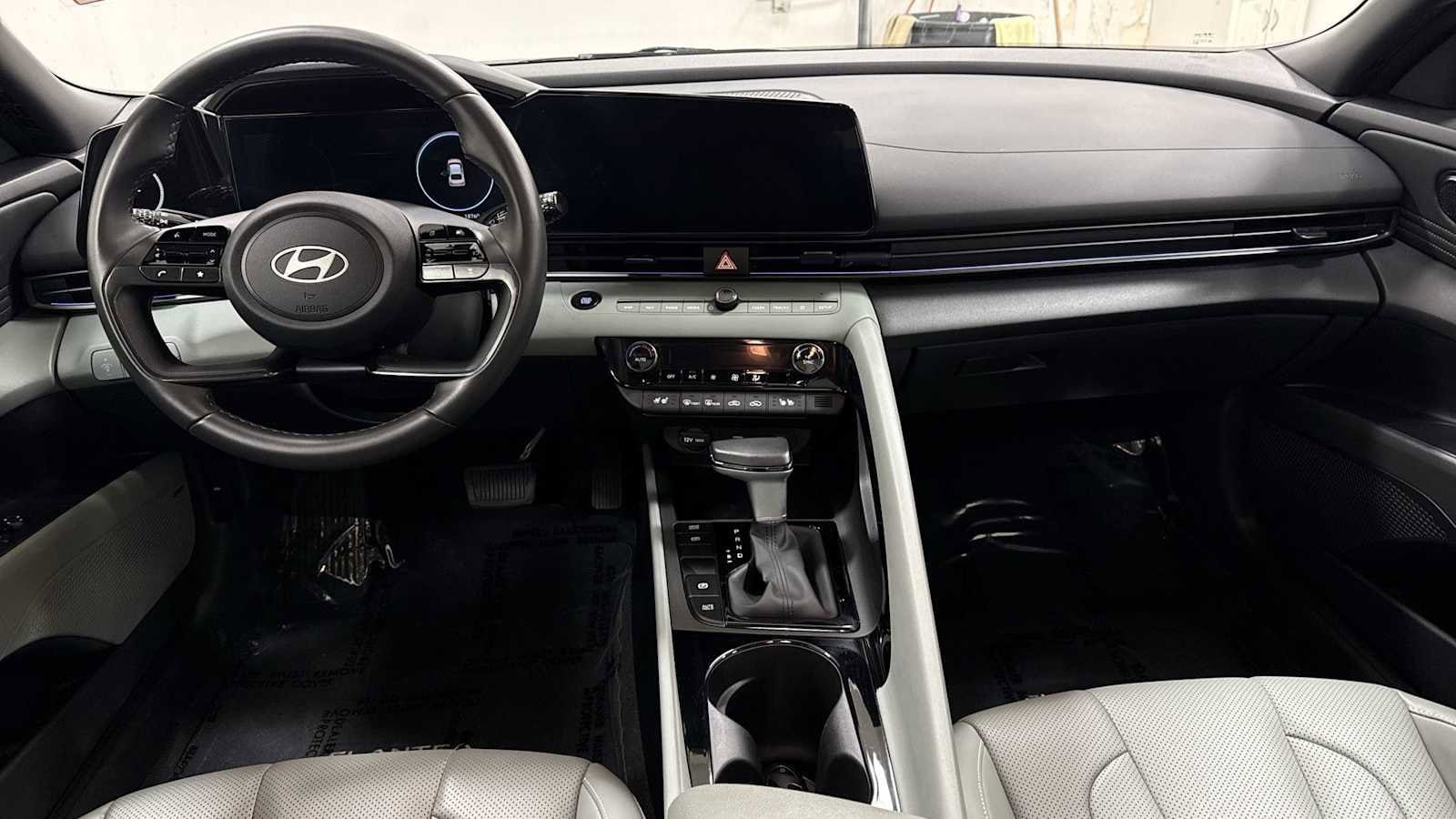 Thumbnail: 2025 Hyundai Elantra - 27