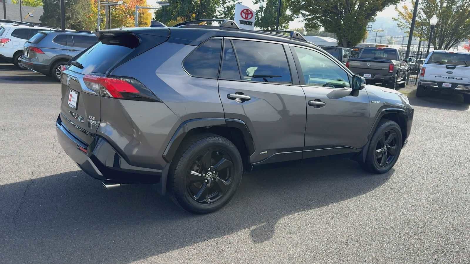 Thumbnail: 2019 Toyota RAV4 - 8