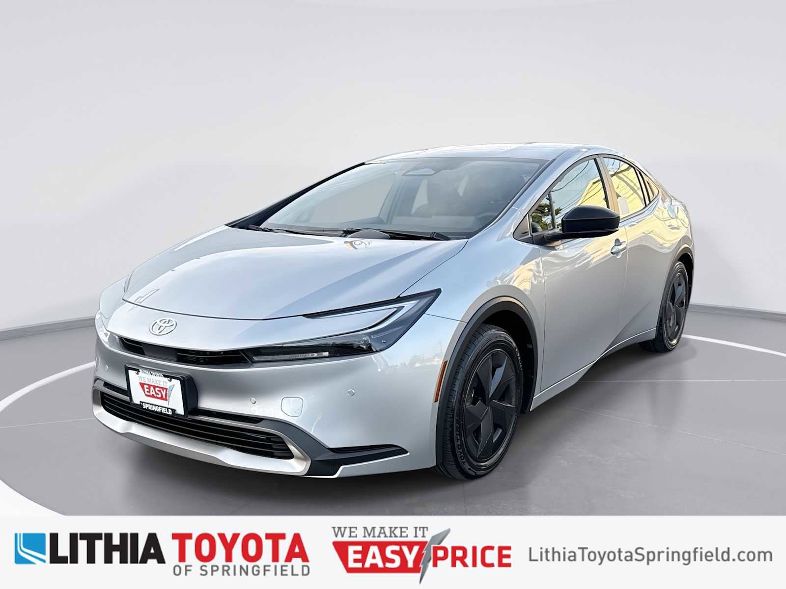 2026 Toyota Prius SE's photo