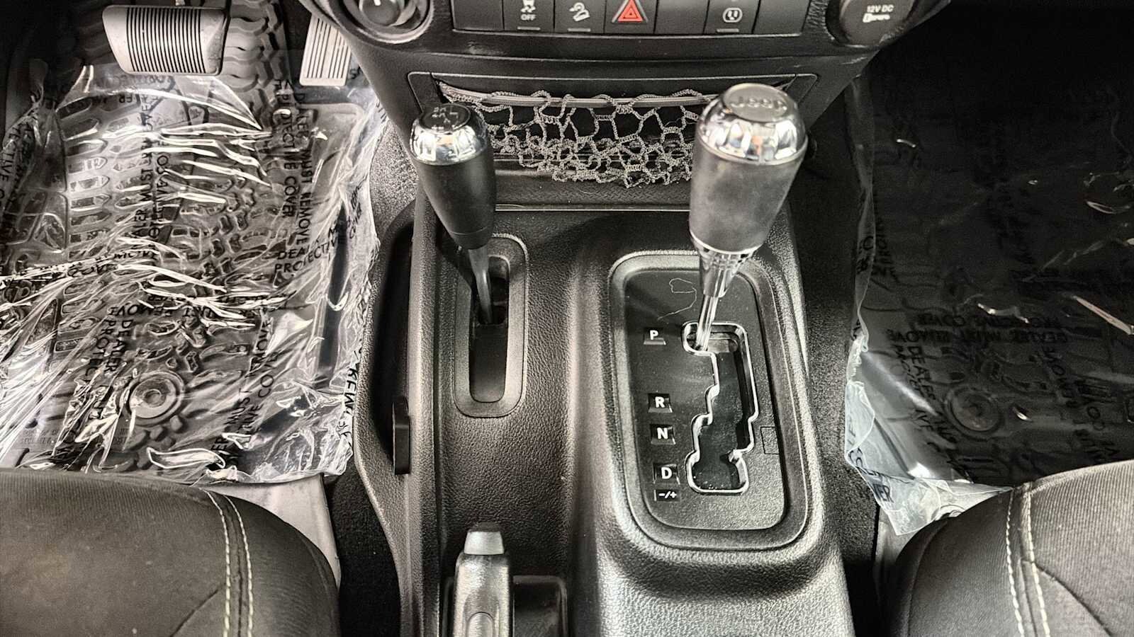 Thumbnail: 2015 Jeep Wrangler - 19