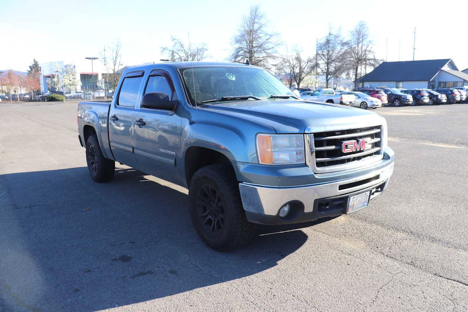 Thumbnail: 2011 GMC Sierra 1500 - 3