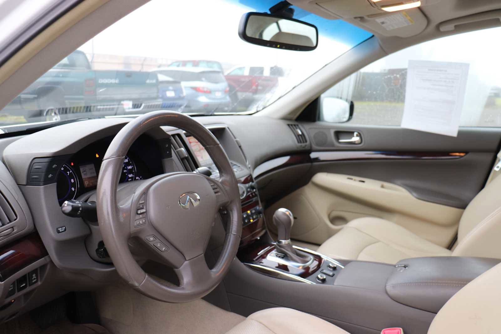 Thumbnail: 2010 INFINITI G37 - 10